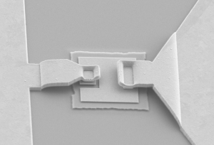 Fig. 5 : AlGaInAs thermionic diode on InP substrate